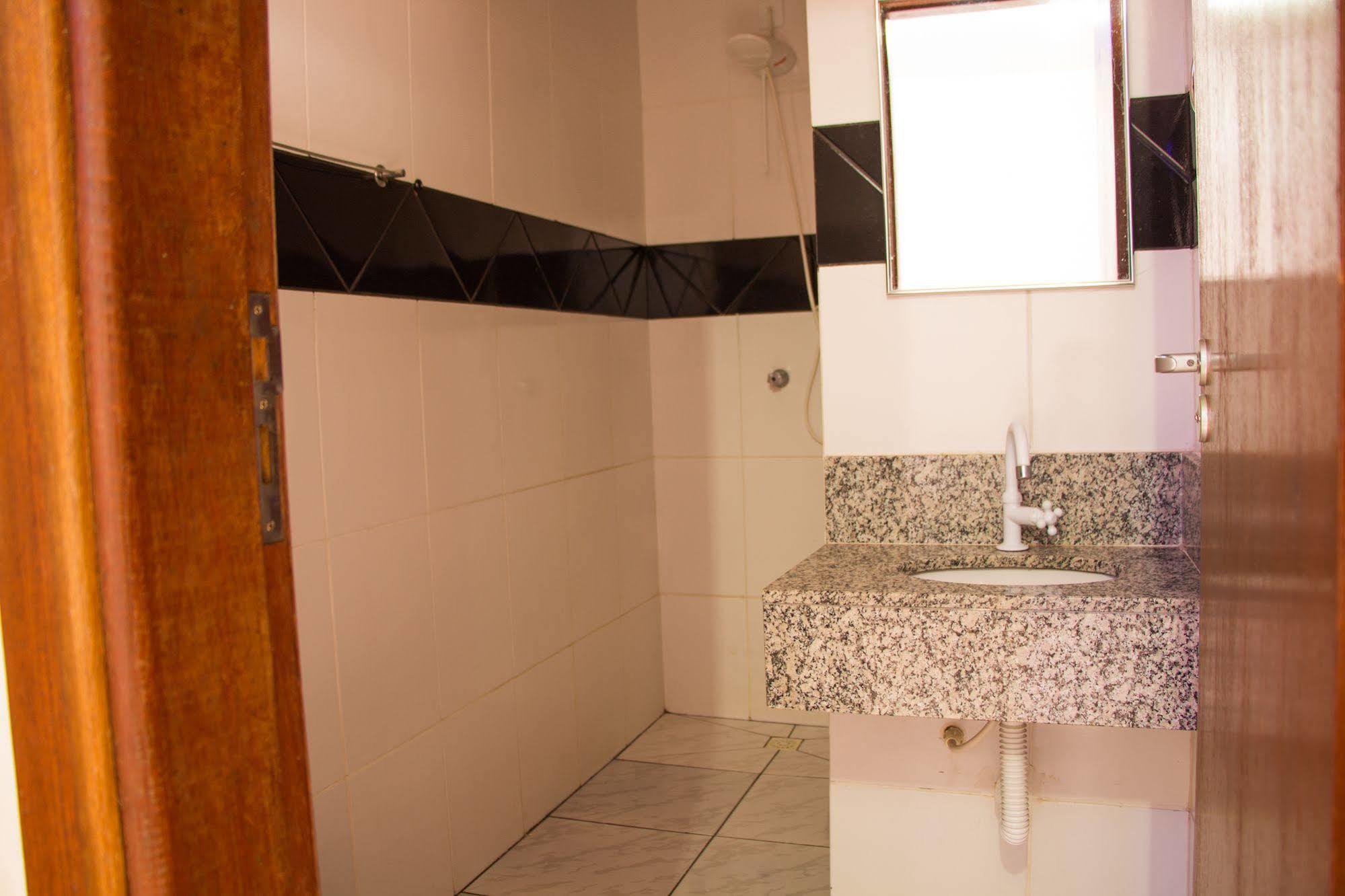 Pousada Dubai Cuiabá Esterno foto